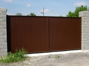 ворота распашные с ручным управлением - пример 11 фото в Павлово