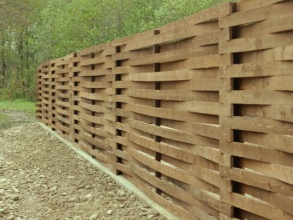 Деревянный забор плетёнка 8 соток фото под ключ