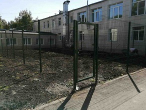 3D заборы для школы 15 метров фото в Павлово