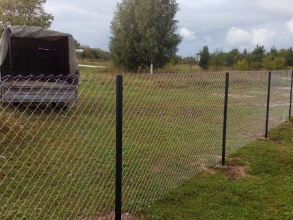 Забор из сетки рабицы в натяг 12 метров фото в Павлово
