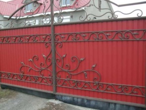 Кованые заборы с профнастилом 150 метров фото в Павлово