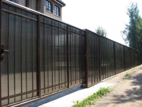 Сварные заборы с поликарбонатом 10 метров фото в Павлово