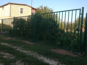 Сварные заборы с забивными столбами  80 метров фото в Павлово