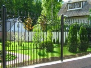 Кованые заборы на ленточном фундаменте 80 метров фото в Павлово